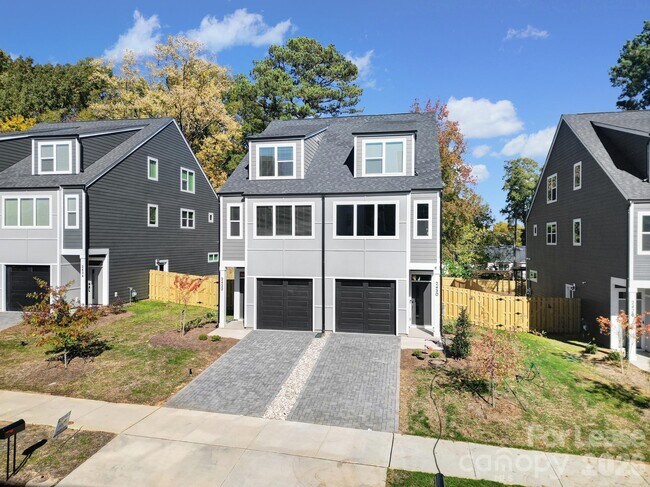 Foto del edificio - 2432 Arty Ave