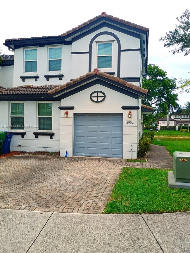 Foto del edificio - 7803 NW 116th Ave