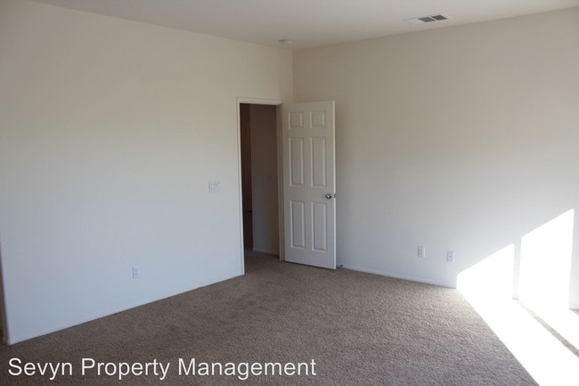 Building Photo - 14327 Sun Valley St