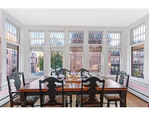 Building Photo - 351 Beacon St