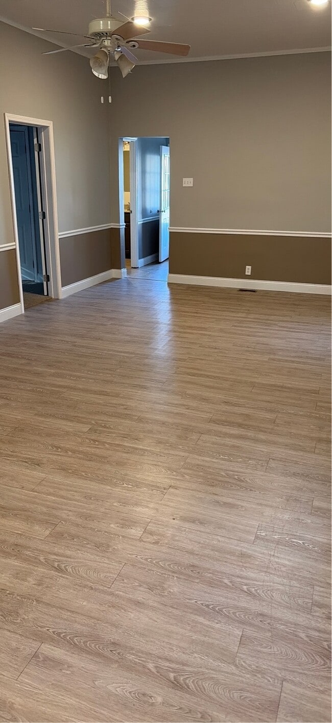 Building Photo - 708 N 12th St