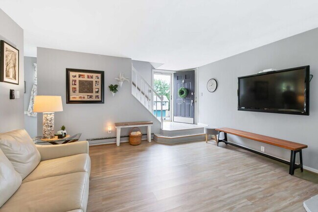 Foto del edificio - 24 Knollwood Dr