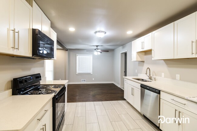 Building Photo - 5479 Brownlee Rd SW, Stone Mountain, GA 30087