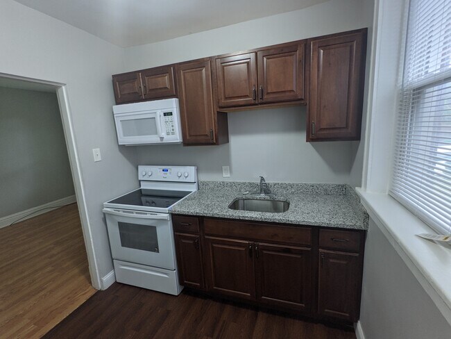 Foto del edificio - 3704 Hereford St