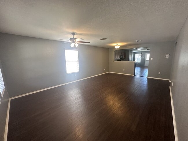 Photo - Great Floor Plan ~ Great Location ~ Lots o... House