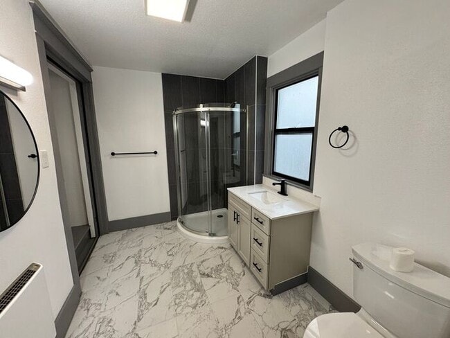 Building Photo - MUST SEE !!! Tacoma Beautifully Remodeled 2+ Bedroom, Large Loft Unit!!!!