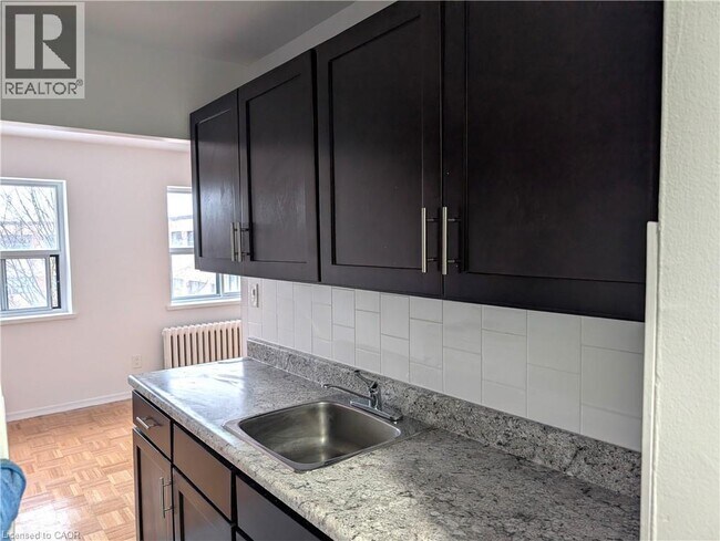 Photo du bâtiment - 2049 Prospect St