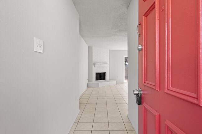 Building Photo - 16331 Paso Hondo Dr