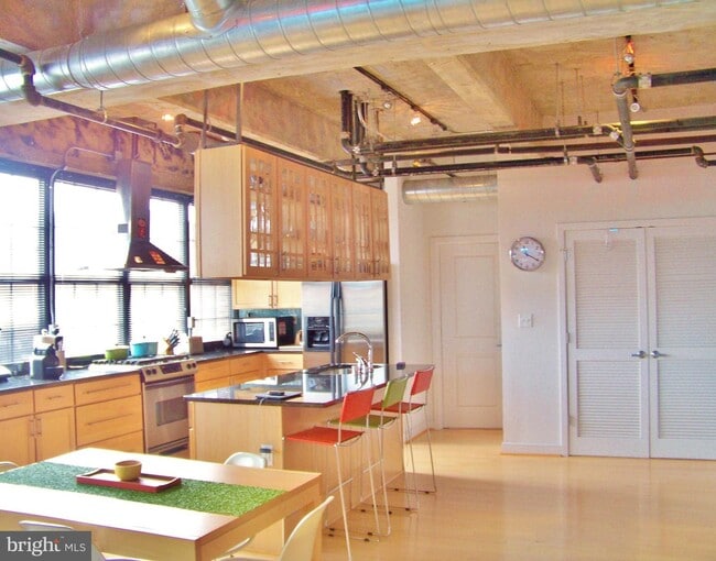 Building Photo - 234 Holliday St
