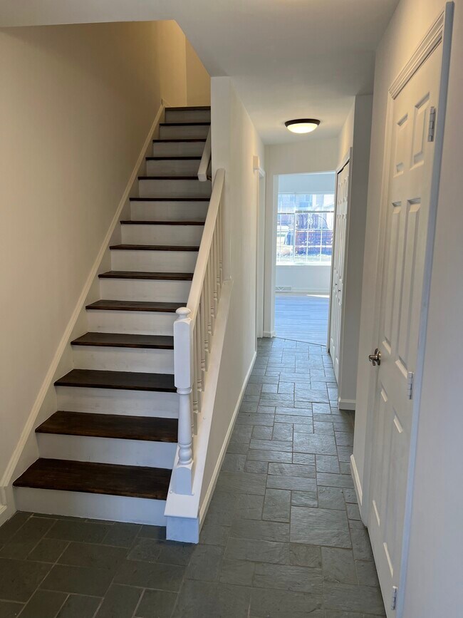 Foto del edificio - 4004 Bradford Cir