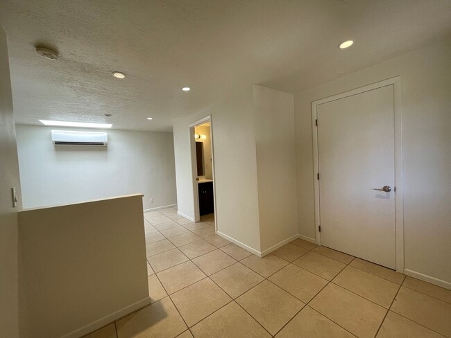 Building Photo - 1704 2nd St