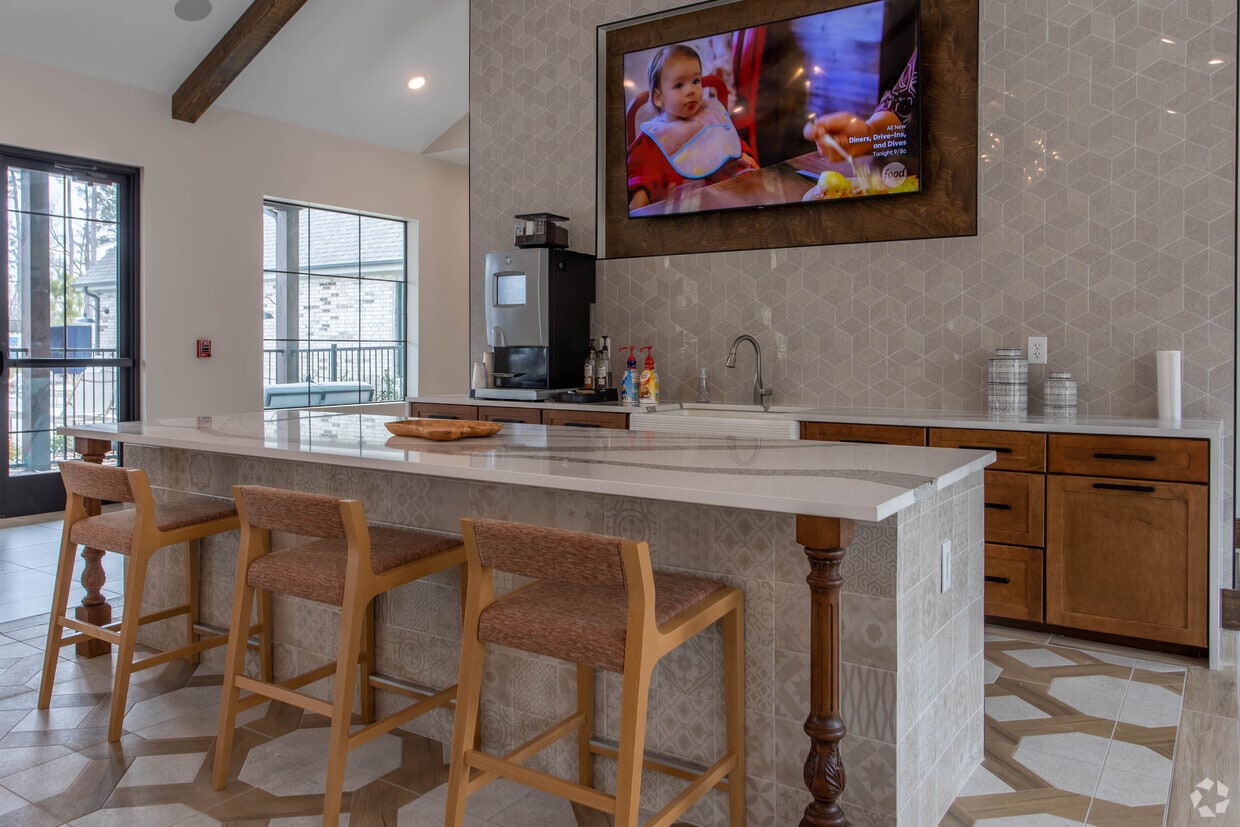 Woodridge at Grand Central Park Apartments in Conroe, TX