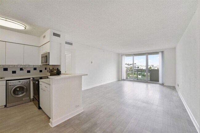 Foto del edificio - 1500 Bay Rd