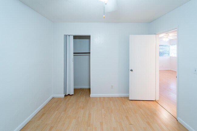 Building Photo - 717 SW 13th Ave