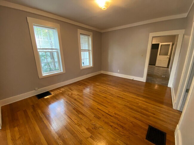 Foto del edificio - 1023-1025 Lafayette NE