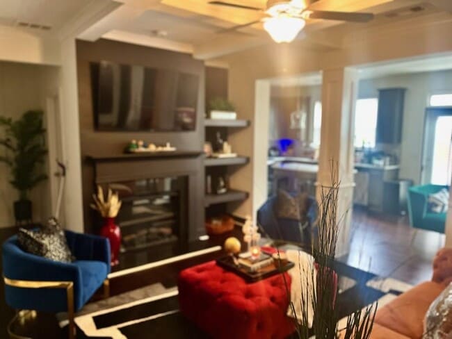 Building Photo - 7660 Castle Ave