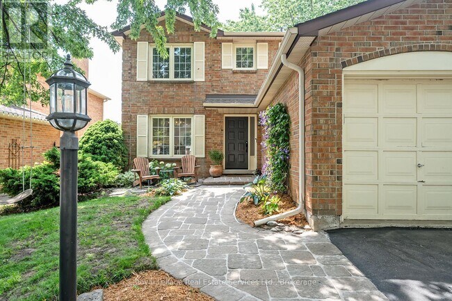 Photo du bâtiment - 1484 Princeton Crescent
