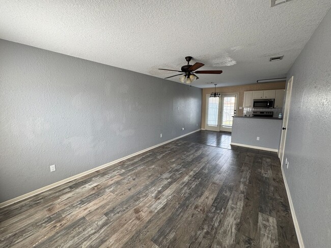 Building Photo - 1607 Dugger Cir