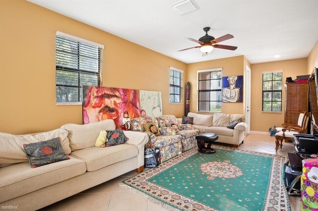 Building Photo - 3 br, 2.5 bath Townhome - 5056 S Astor Cir
