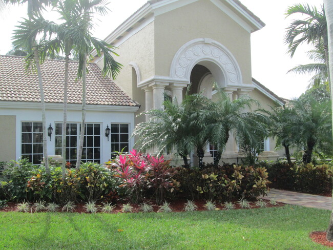 Building Photo - 236 Village Blvd