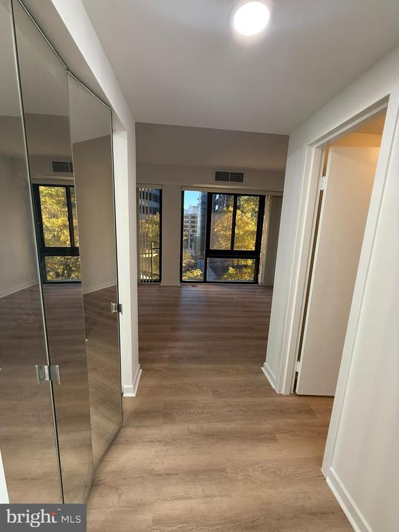 Foto del edificio - 1530 Key Blvd