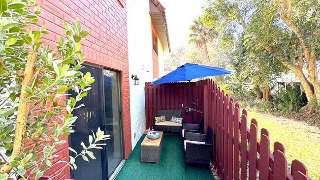 Foto del edificio - 910 Big Tree Rd