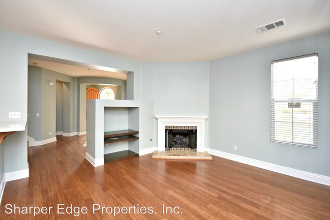 Building Photo - 404 Swamis Ln