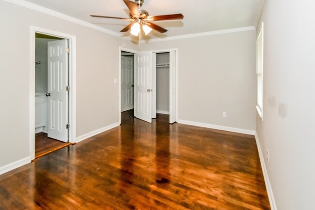 Building Photo - Beautiful 3 Bedroom Home