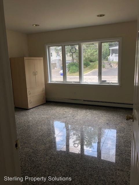 Foto del edificio - 4 br, 3 bath House - 291 Sherman Ave