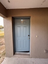 Building Photo - 2402 Chestnut Woods Dr