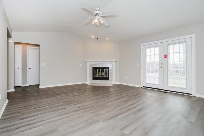 Building Photo - 935 Joy Dr
