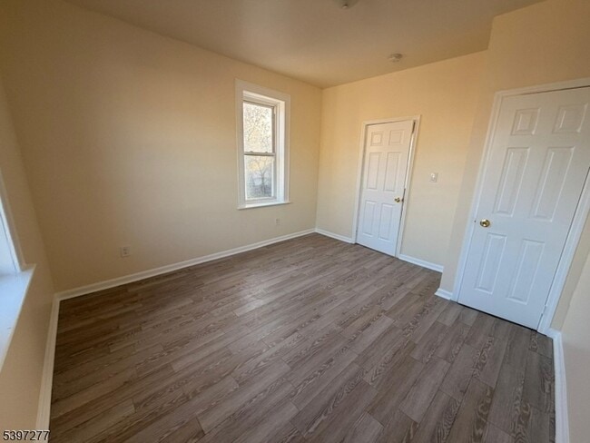 Building Photo - 120 Bragaw Ave