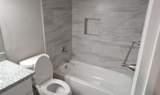 Foto del edificio - 117 Yorkshire Dr