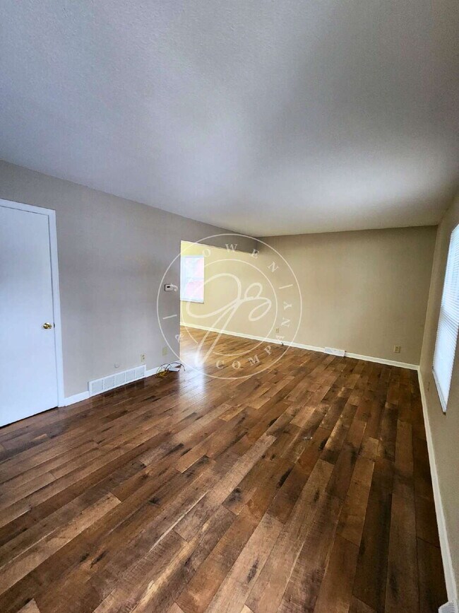 Foto del edificio - Sylvania Schools! Spacious 2-story, 3-bedroom, 2-bath home offering over 1,200 sq. ft. of living ...