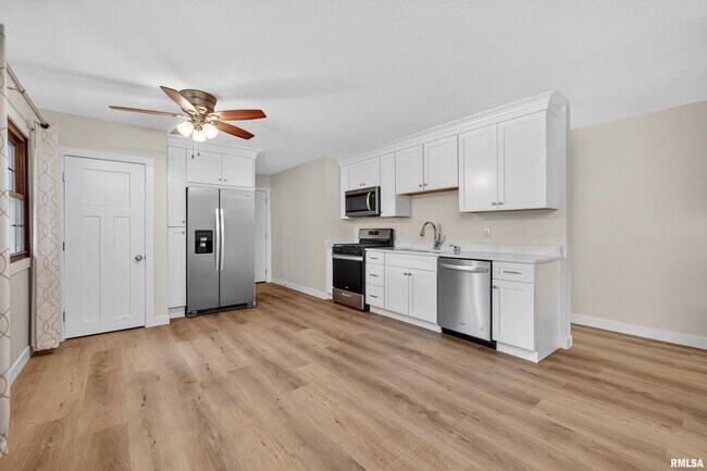 Foto del edificio - 3106 Maplecrest Rd