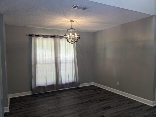 Foto del edificio - 5405 Greenleaf Rd