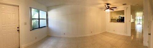 Foto del edificio - 9851 Riverside Dr