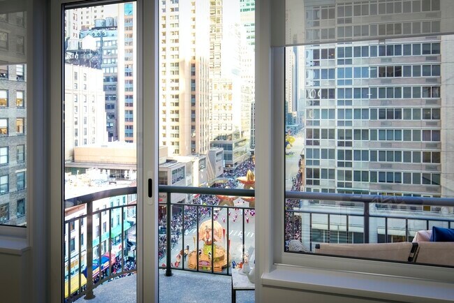 Foto del edificio - 68 W 37th St