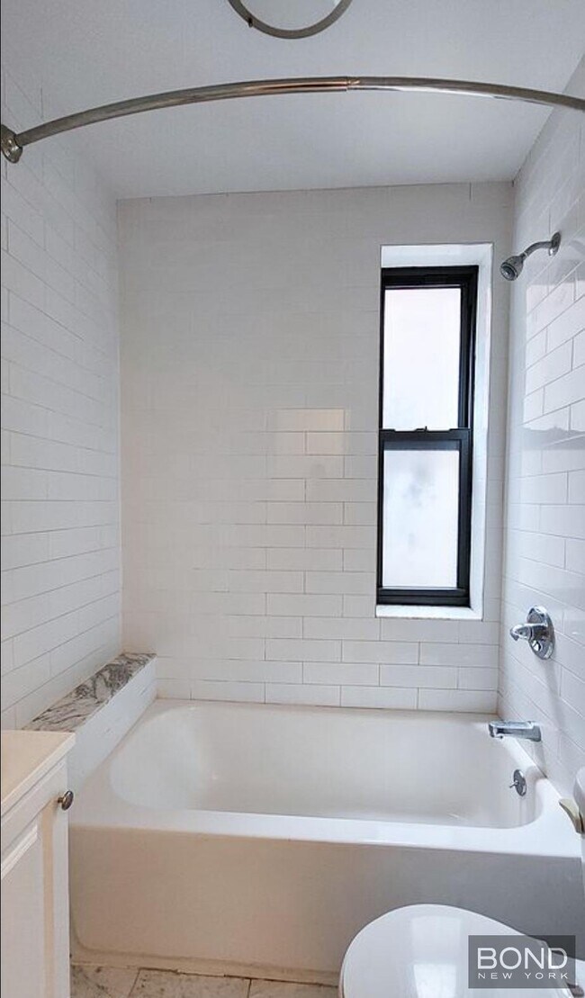 Foto del edificio - 109 E 88th St