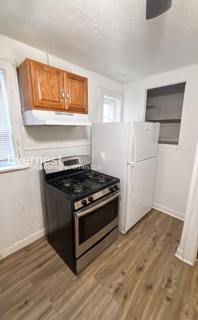Foto del edificio - 4847 Calvin Ave