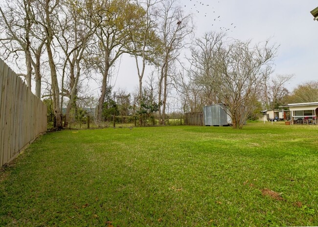 Building Photo - 2 Bed/1 Bath House
