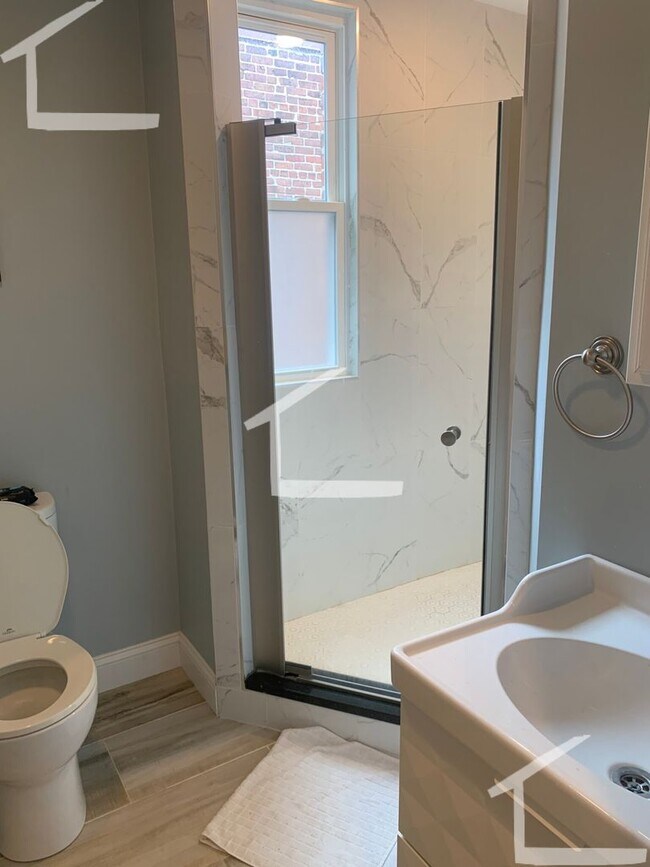 Foto del edificio - Kelton 5 Bed