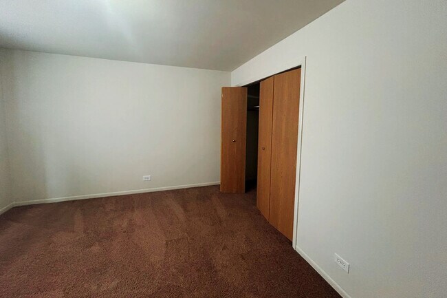 Foto del edificio - 241 W Main St