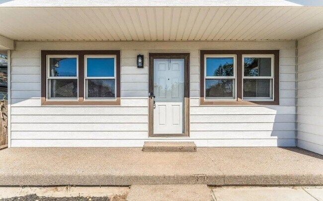 Building Photo - 2920 W Hadden St