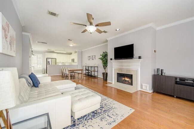 Foto del edificio - 1616 Sutton St