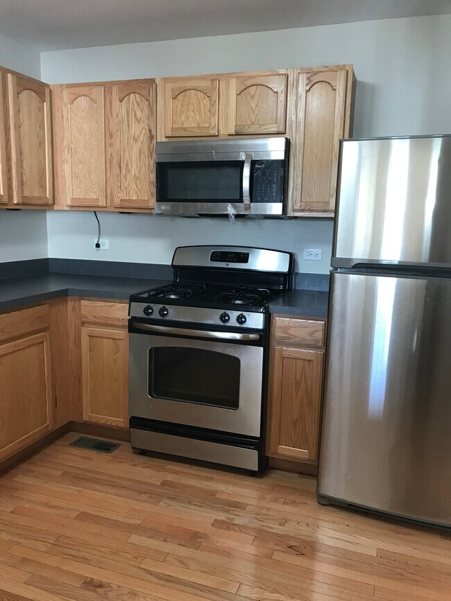 Foto del edificio - 618 Four Seasons Blvd