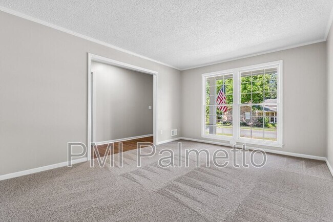 Foto del edificio - 140 Duchess Trail