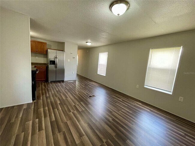 Foto del edificio - 6334 Eugene Acres Ln