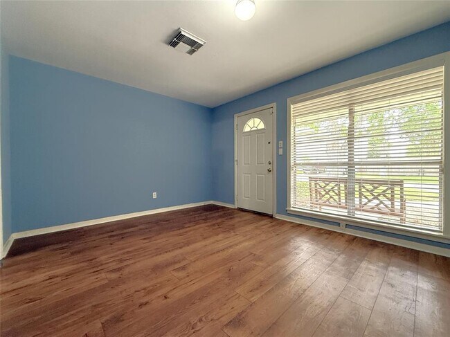 Foto del edificio - 5712 Sewanee Ave