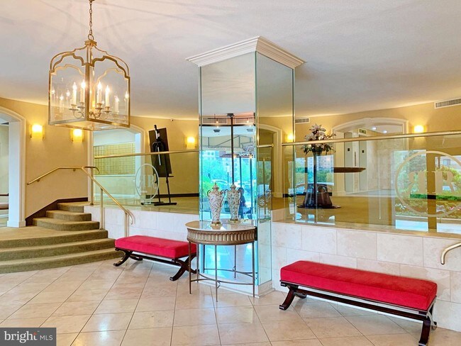 Foto del edificio - 8340 Greensboro Dr